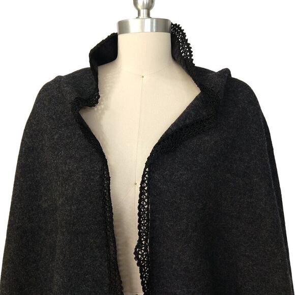 CAbi Charcoal Gray 100% Wool Shawl Wrap Crochet OS Style #122 Granny Square Knit - Picture 3 of 7